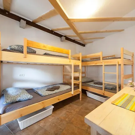 Hostel Xaxid-3